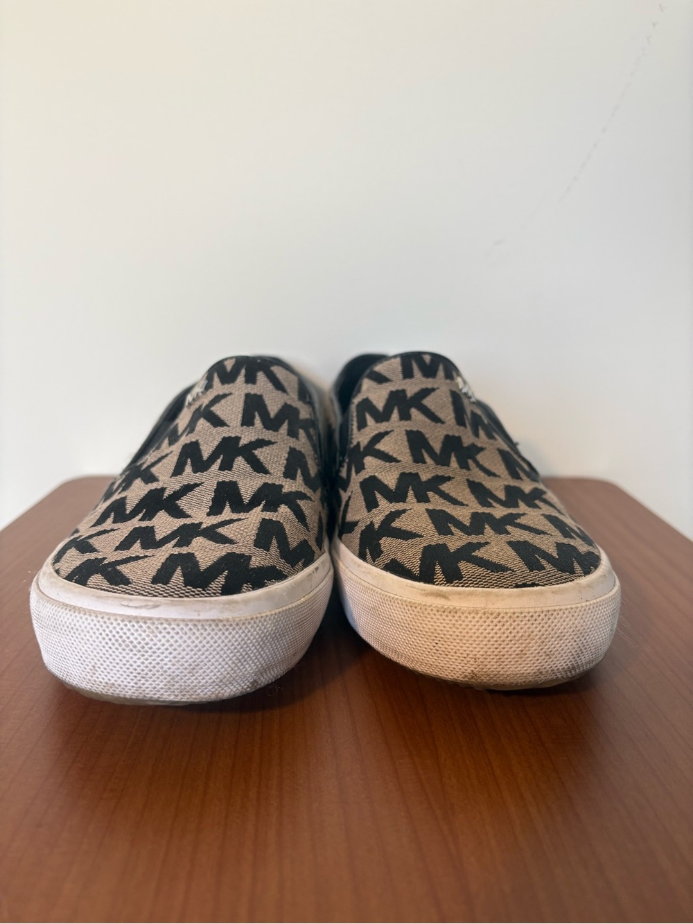 MICHAEL Michael Kors Keaton MK Logo Slip On Sneakers Women’s 7.5 Black Canvas - Picture 2 of 8